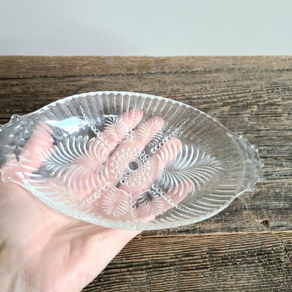 Vintage clear glass oval trinket or candy dish. - Picture 2 of 4